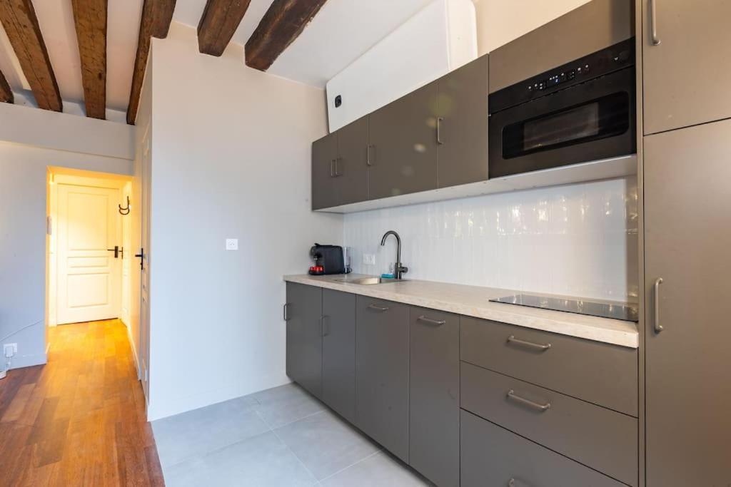 Coeur De - Grand Climatise 3 Br Appartement Parijs